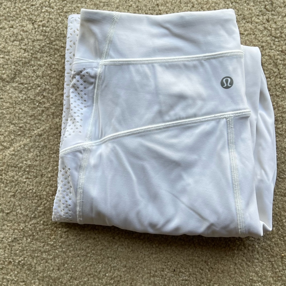 White Lululemon leggings